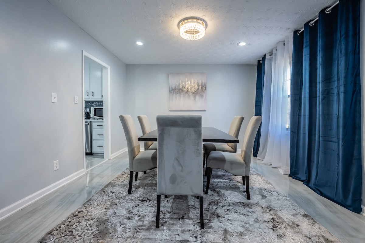 Dining area at Camp Creek Landings II