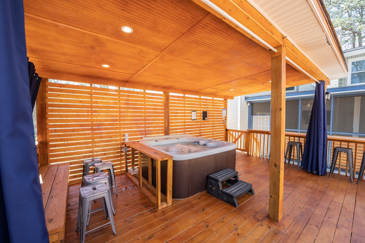Hot tub and gazebo at Camp Creek Landings